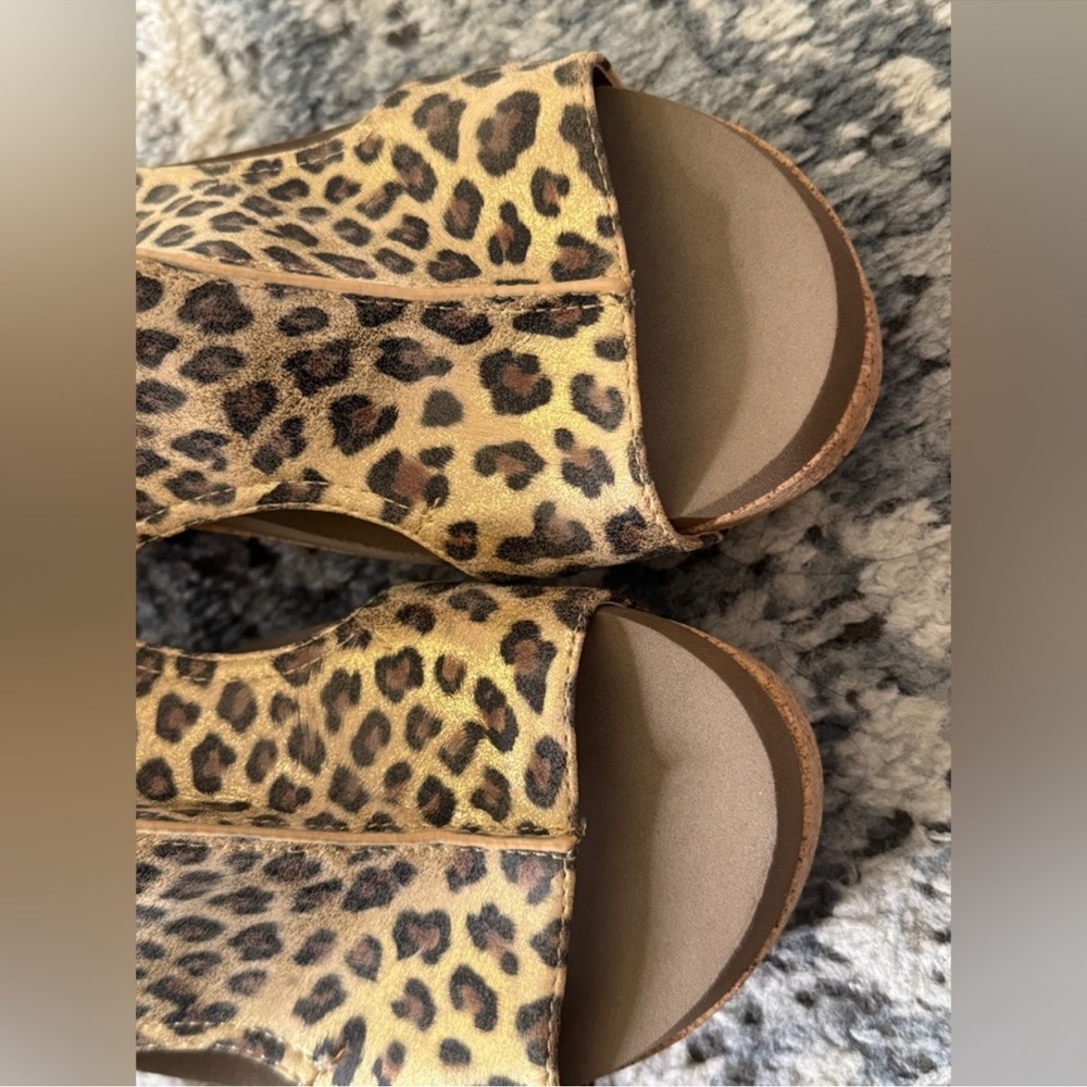NEW Corky’s Boutique Carly wedge gold leopard sandals 10 cork platform heels - Picture 3 of 5